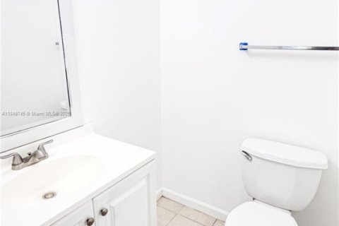 Condominio en venta en Pompano Beach, Florida, 2 dormitorios, 84.73 m2 № 2077292 - foto 12