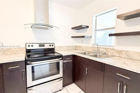 Condominio en venta en Pompano Beach, Florida, 2 dormitorios, 84.73 m2 № 2077292 - foto 5