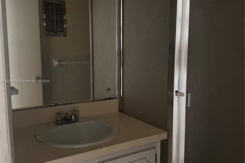 Copropriété à louer à Lauderhill, Floride: 2 chambres, 88.26 m2 № 1945821 - photo 5