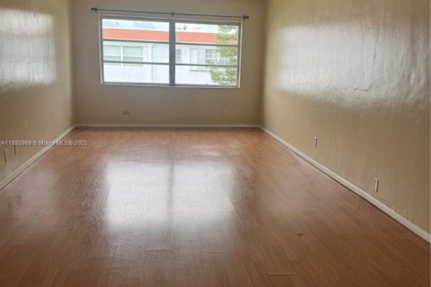 Copropriété à louer à Lauderhill, Floride: 2 chambres, 88.26 m2 № 1945821 - photo 6