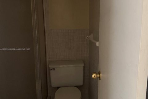 Copropriété à louer à Lauderhill, Floride: 2 chambres, 88.26 m2 № 1945821 - photo 4