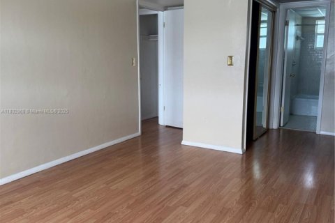 Copropriété à louer à Lauderhill, Floride: 2 chambres, 88.26 m2 № 1945821 - photo 9