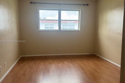 Copropriété à louer à Lauderhill, Floride: 2 chambres, 88.26 m2 № 1945821 - photo 12