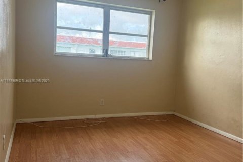 Copropriété à louer à Lauderhill, Floride: 2 chambres, 88.26 m2 № 1945821 - photo 2