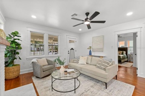House in Saint Petersburg, Florida 2 bedrooms, 99.31 sq.m. № 1894176 - photo 6