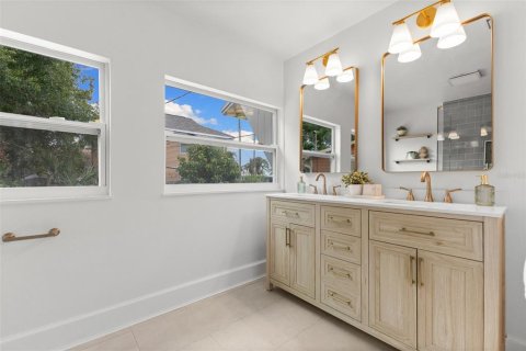House in Saint Petersburg, Florida 2 bedrooms, 99.31 sq.m. № 1894176 - photo 27