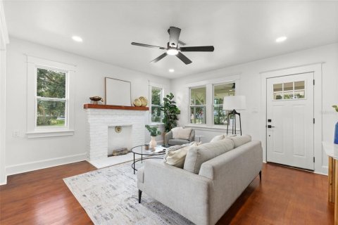 House in Saint Petersburg, Florida 2 bedrooms, 99.31 sq.m. № 1894176 - photo 4