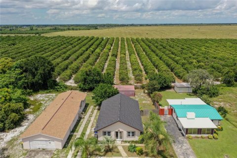 House in Lake Placid, Florida 3 bedrooms, 119.66 sq.m. № 1909574 - photo 24