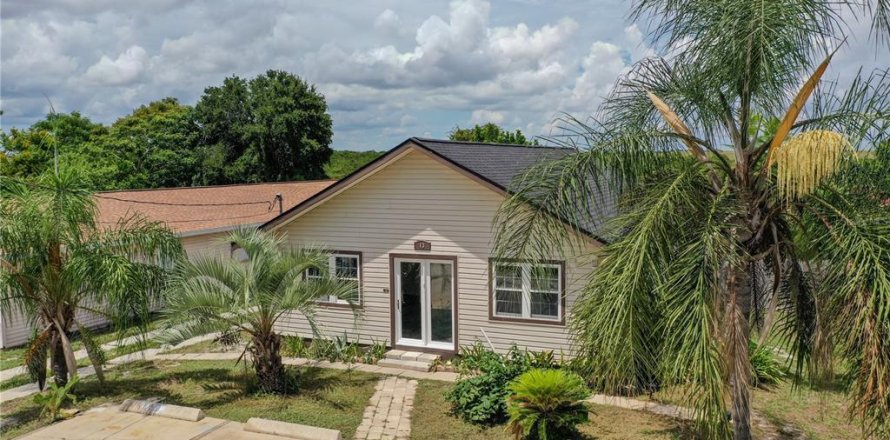 House in Lake Placid, Florida 3 bedrooms, 119.66 sq.m. № 1909574