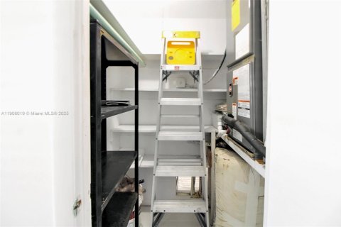 Copropriété à vendre à Hallandale Beach, Floride: 2 chambres, 111.48 m2 № 1956957 - photo 16