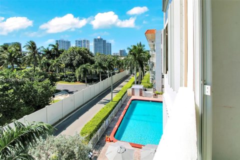 Copropriété à vendre à Hallandale Beach, Floride: 2 chambres, 111.48 m2 № 1956957 - photo 18
