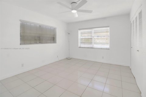 Copropriété à vendre à Hallandale Beach, Floride: 2 chambres, 111.48 m2 № 1956957 - photo 10