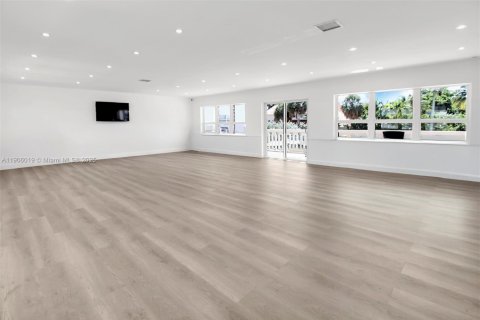 Copropriété à vendre à Hallandale Beach, Floride: 2 chambres, 111.48 m2 № 1956957 - photo 22