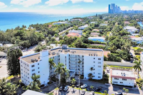 Copropriété à vendre à Hallandale Beach, Floride: 2 chambres, 111.48 m2 № 1956957 - photo 3