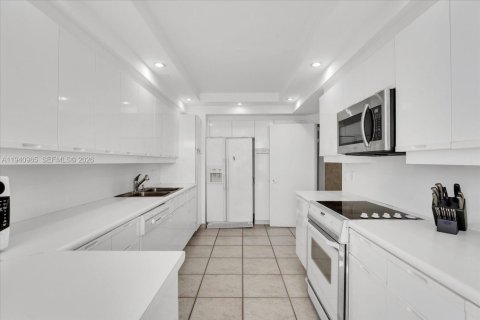 Condominio en venta en Aventura, Florida, 3 dormitorios, 175.59 m2 № 1998647 - foto 3