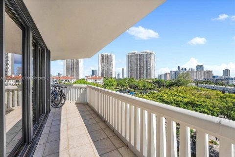 Condominio en venta en Aventura, Florida, 3 dormitorios, 175.59 m2 № 1998647 - foto 25