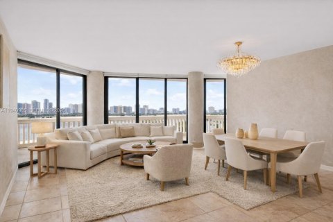 Condominio en venta en Aventura, Florida, 3 dormitorios, 175.59 m2 № 1998647 - foto 4