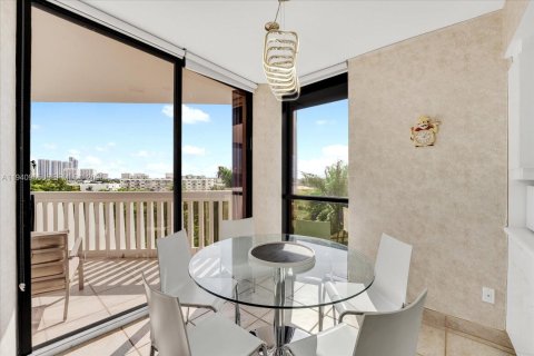 Condominio en venta en Aventura, Florida, 3 dormitorios, 175.59 m2 № 1998647 - foto 16