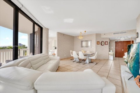 Condominio en venta en Aventura, Florida, 3 dormitorios, 175.59 m2 № 1998647 - foto 14