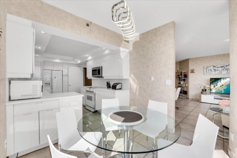 Condominio en venta en Aventura, Florida, 3 dormitorios, 175.59 m2 № 1998647 - foto 17