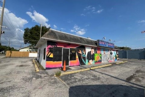 Propiedad comercial en alquiler en Tampa, Florida, 170.01 m2 № 1195452 - foto 1