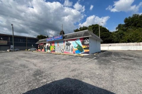 Propiedad comercial en alquiler en Tampa, Florida, 170.01 m2 № 1195452 - foto 3