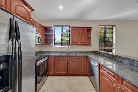 Townhouse in Miami, Florida 3 bedrooms, 209.49 sq.m. № 2011582 - photo 5