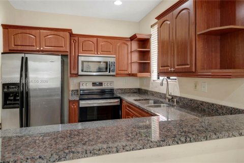 Townhouse in Miami, Florida 3 bedrooms, 209.49 sq.m. № 2011582 - photo 3