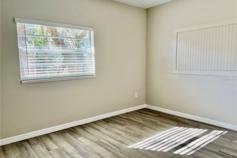 Dúplex en venta en Orlando, Florida, 4 dormitorios, 163.88 m2 № 2342541 - foto 12