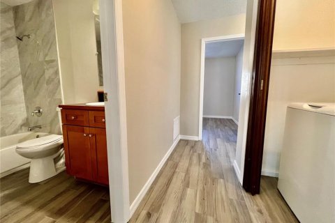 Dúplex en venta en Orlando, Florida, 4 dormitorios, 163.88 m2 № 2342541 - foto 7