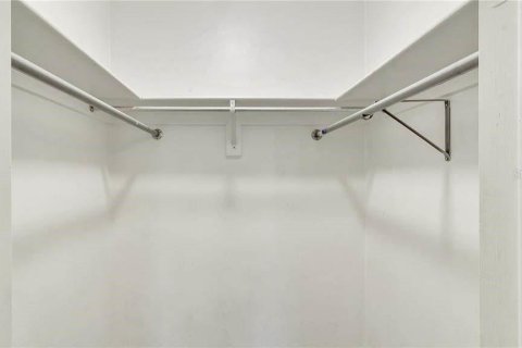 Снять в аренду квартиру в Сент-Питерсберг, Флорида 3 спальни, 102.19м2, № 2091444 - фото 17