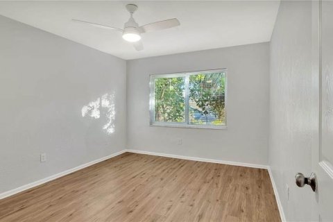 Снять в аренду квартиру в Сент-Питерсберг, Флорида 3 спальни, 102.19м2, № 2091444 - фото 4