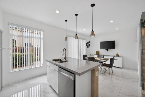 Touwnhouse à louer à Doral, Floride: 3 chambres, 140.47 m2 № 2155149 - photo 13