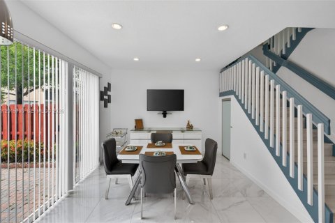 Touwnhouse à louer à Doral, Floride: 3 chambres, 140.47 m2 № 2155149 - photo 6
