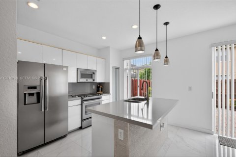 Touwnhouse à louer à Doral, Floride: 3 chambres, 140.47 m2 № 2155149 - photo 11