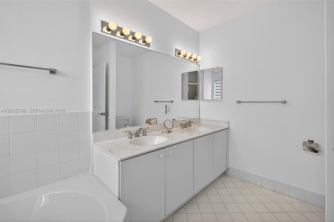 Touwnhouse à louer à Doral, Floride: 3 chambres, 140.47 m2 № 2155149 - photo 23