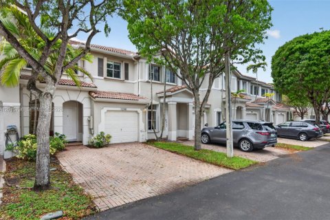 Touwnhouse à louer à Doral, Floride: 3 chambres, 140.47 m2 № 2155149 - photo 3