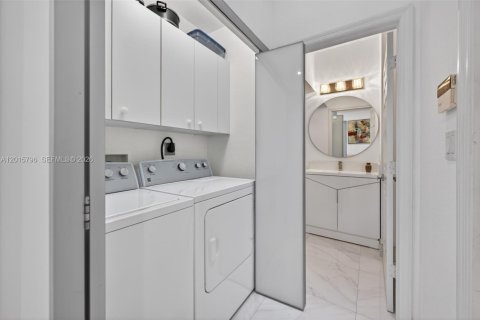 Touwnhouse à louer à Doral, Floride: 3 chambres, 140.47 m2 № 2155149 - photo 19