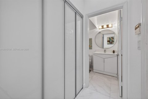 Touwnhouse à louer à Doral, Floride: 3 chambres, 140.47 m2 № 2155149 - photo 18