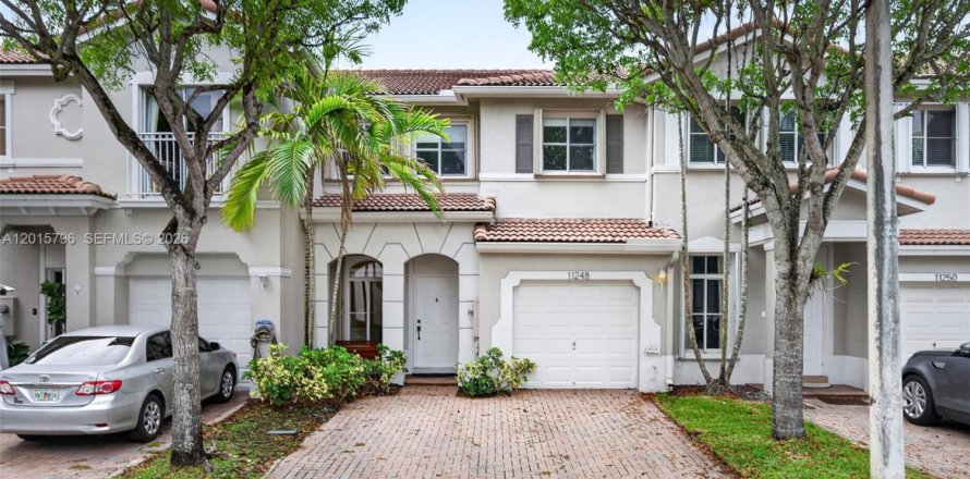Touwnhouse à Doral, Floride 3 chambres, 140.47 m2 № 2155149