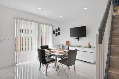 Touwnhouse à louer à Doral, Floride: 3 chambres, 140.47 m2 № 2155149 - photo 10