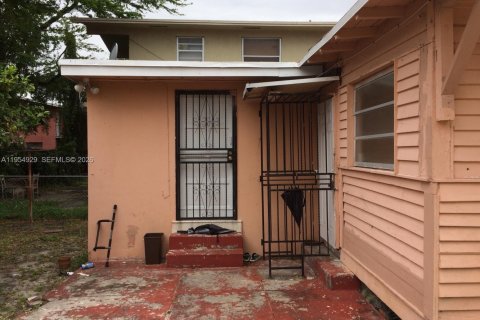 Commercial property in Miami, Florida 125.14 sq.m. № 2154829 - photo 9