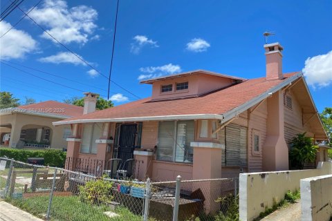 Commercial property in Miami, Florida 125.14 sq.m. № 2154829 - photo 4