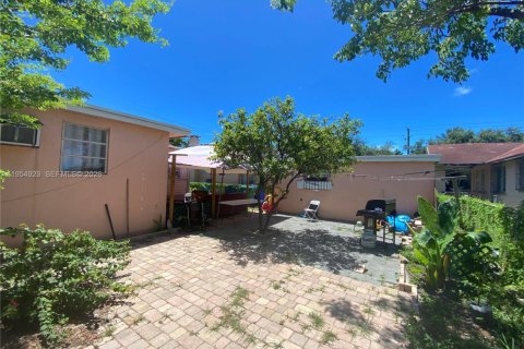 Commercial property in Miami, Florida 125.14 sq.m. № 2154829 - photo 6