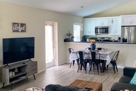 Villa ou maison à louer à Tampa, Floride: 3 chambres, 117.06 m2 № 2437364 - photo 4