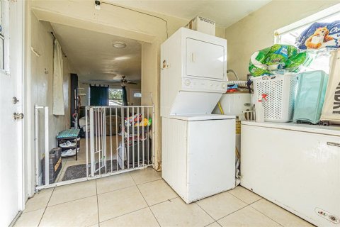 House in Seminole, Florida 3 bedrooms, 96.15 sq.m. № 1449624 - photo 8