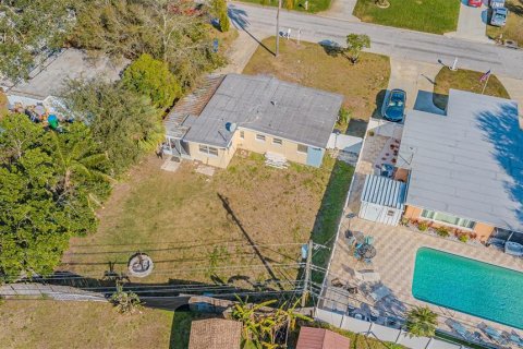 House in Seminole, Florida 3 bedrooms, 96.15 sq.m. № 1449624 - photo 20