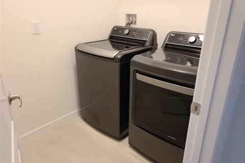 Adosado en alquiler en Parrish, Florida, 3 dormitorios, 169.27 m2 № 1842302 - foto 9