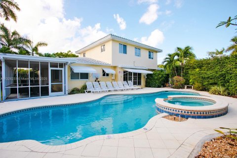 Villa ou maison à Hollywood, Floride 6 chambres, 232.26 m2 № 1979667