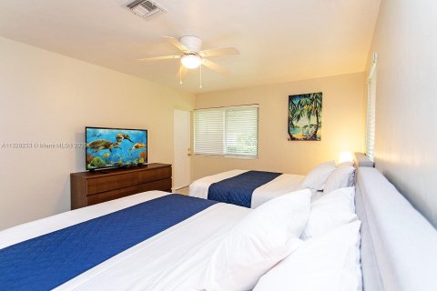 Villa ou maison à louer à Hollywood, Floride: 6 chambres, 232.26 m2 № 1979667 - photo 10